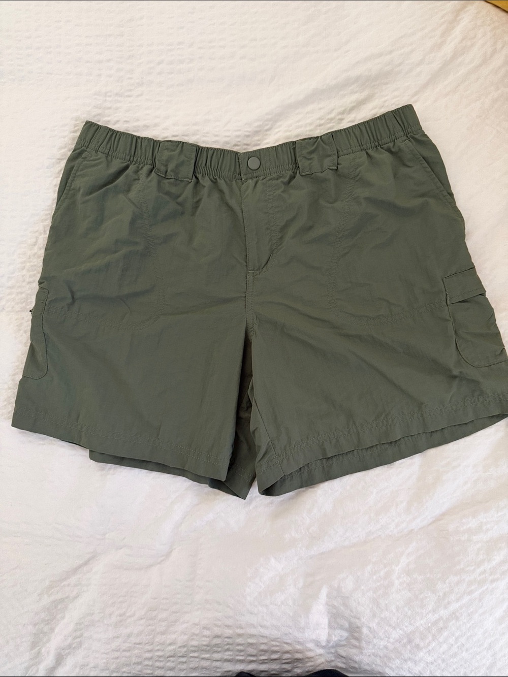 Columbia Women's Olive Cargo Shorts